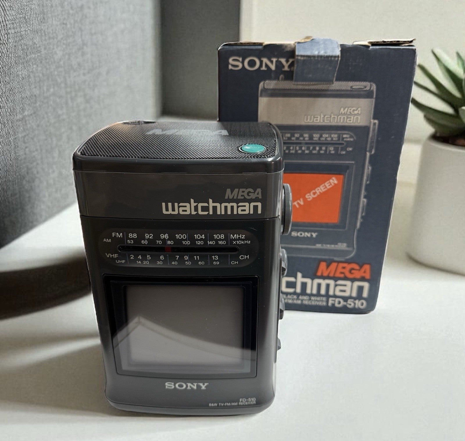Sony Mega Watchman FD-510 TV FM/AM Receiver w/ Box Charcoal Color